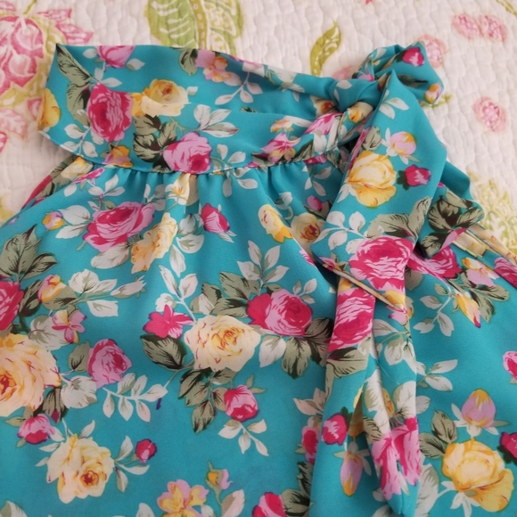 Halter Top - Picture 3 of 4